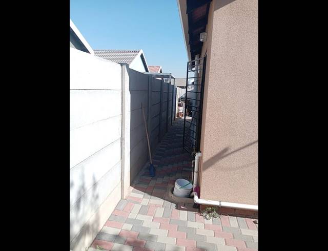 2 BEDROOM HOUSE FOR SALE IN SKY CITY